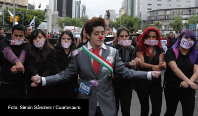 . “El dolor de. madre ya se me volvió furia contra este gobierno", dijo Ma. Elena Guerrero, la madre de uno de los 43. 