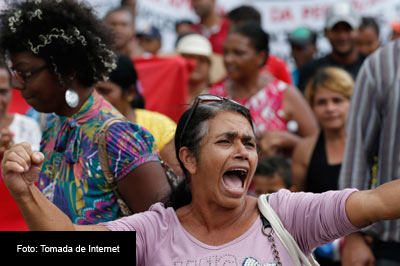 Especialistas señala que otro problema es que el texto aprobado excluye a la parte de la población femenina que más sufre de la violencia en Brasil: las mujeres transexuales. 
