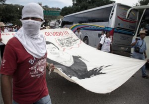 CASO-AYOTZINAPA-FOTO-SUBVERSIONES-2