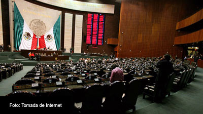 De las 14 distritos federales en disputa, el PAN obtuvo 8 curules y el PRI-PVEM, 6.  