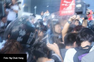 ENFRENTAMIENTO-HONG-KONG-FOTO-NG-CHAK-HANG-3