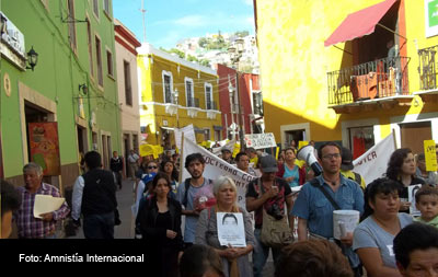 La caravana de los familiares de los normalistas de Ayotzinapa recorrerá las ciudades de Guanajuato, Irapuato, León y Celaya.