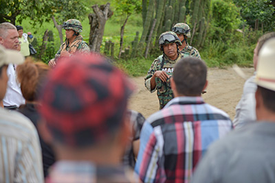 De acuerdo a la versión de un agente de la DEA los servicios de inteligencia interceptaron llamadas llamadas telefónicas (satelitales y de celulares) con las que se ubicó a El Chapo en un rancho en la sierra de Durango, en los límites con Sinaloa.