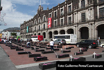 También han intentado impedir las manifestaciones frente al palacio Municipal.