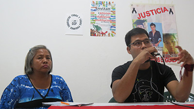 Bertha Nava y Omar García realizaron una visita a cuatro ciudades del estado para mantener informada a la población sobre la lucha por la aparición con vida de los 43 normalistas.