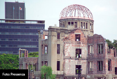  El paisaje devastado que se observa en las fotografías pronto se transformó en un lugar donde rebrotaba una ciudad moderna, esforzada por que volviera a crecer la vida a partir de sus cenizas. 