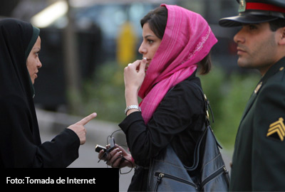 “Toda mujer tiene derecho a definir el feminismo de acuerdo a su propia visión”: Nina Ansary.