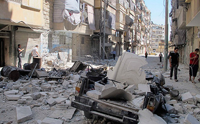Al Assad rechazó la visión occidental de que las acciones de su gobierno son responsables por la huida de la gente, lo cual, afirmó, forma parte de la propaganda de los gobiernos de esos países, que “con un ojo llora por los refugiados y con otro les apunta”. 