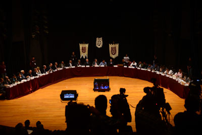 . Se acordó una nueva reunión de diálogo el viernes; los estudiantes exigen que para ese día ya haya director.
