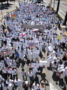 MARCHA-MEDICOS-FOTO-GERARDO-M-GARCIA-11