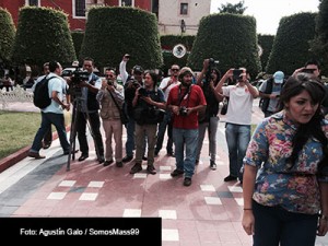 MARCHA-PERIODISTAS-AGUSTIN-GALO-(2)