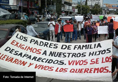 . La reunión entre el comisionado Nacional de Seguridad, Monte Alejandro Rubido y padres de los 43 normalistas de Ayotzinapa desaparecidos, concluyó con reclamos de los familiares por la falta de avances.