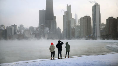 el-lago-michigan-y-chicago-frio-nieve-hielo-y-temporal00